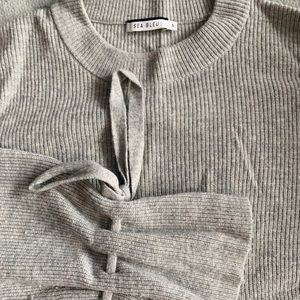 Cashmere Small sweater with bell sleeves